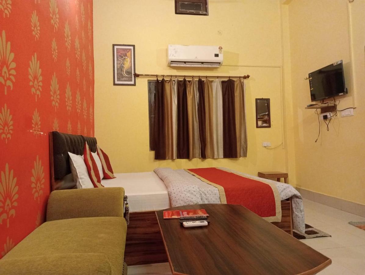 Gangotri Inn Varanasi Exterior foto