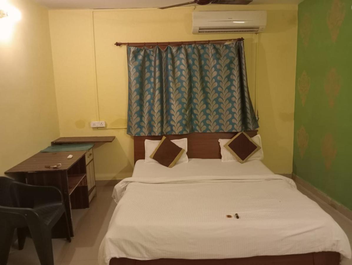 Gangotri Inn Varanasi Exterior foto