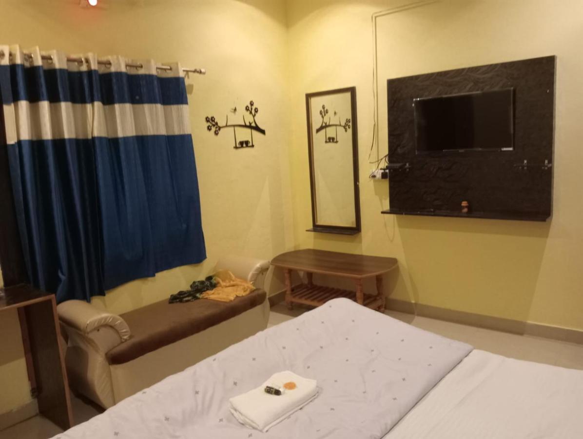 Gangotri Inn Varanasi Exterior foto